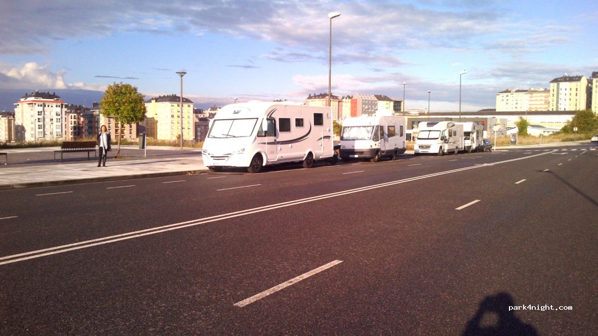 (27002) Lugo - Paseo dos Estudantes — foto 2