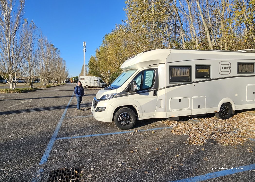 Parcheggio Auto e Camper Grado — foto 5