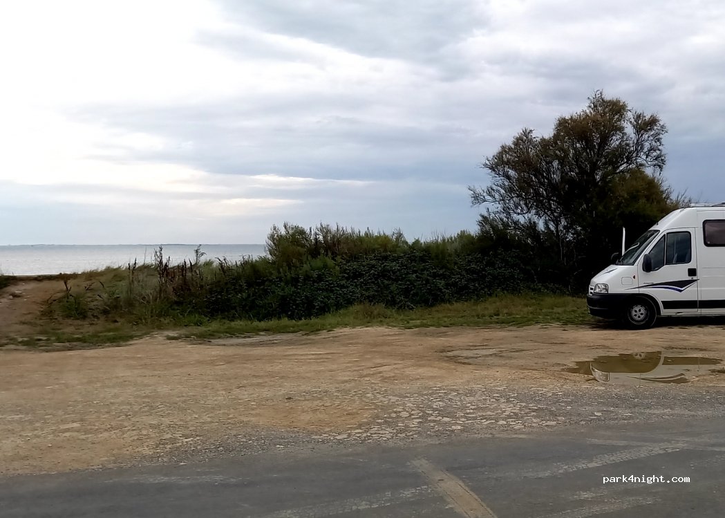 (17550) Dolus-d'Oléron - Unnamed Road — foto