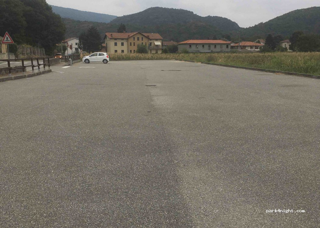 (10013) Borgofranco d'Ivrea - 17 Via Dora — foto