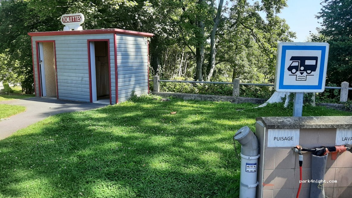 (50390) Saint-Sauveur-le-Vicomte - 6 Place Auguste Cousin — foto 3