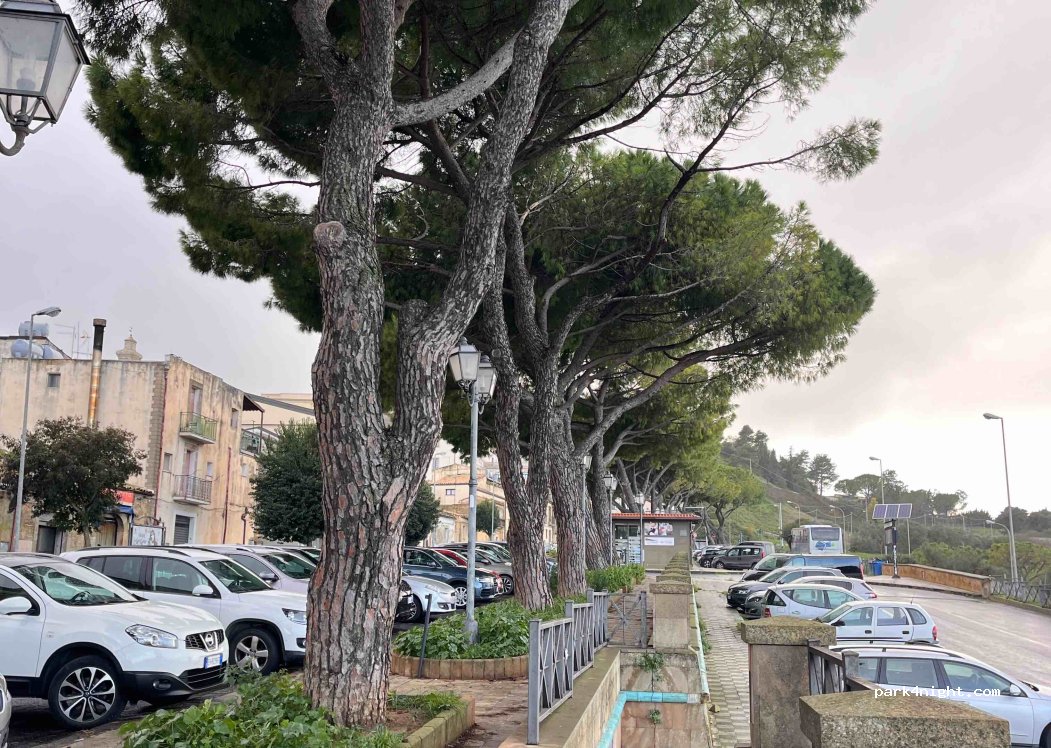 (95041) Caltagirone - Viale Regina Elena — foto 2
