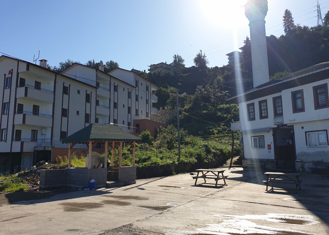 (61830) Of - 47 Trabzon Rize Yolu — foto 2