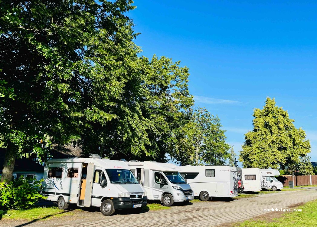 Wohnmobilstellplatz am Freibad — foto 3