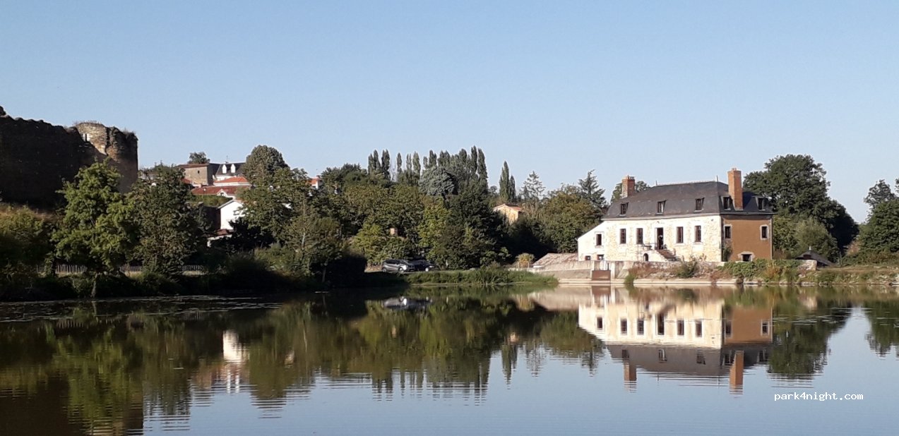 (49560) Passavant-sur-Layon - 3 Place du Château — foto 2
