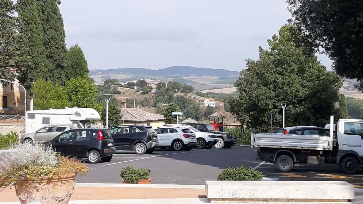 (53020) San Giovanni d'Asso - 1 Piazza Antonio Gramsci — foto