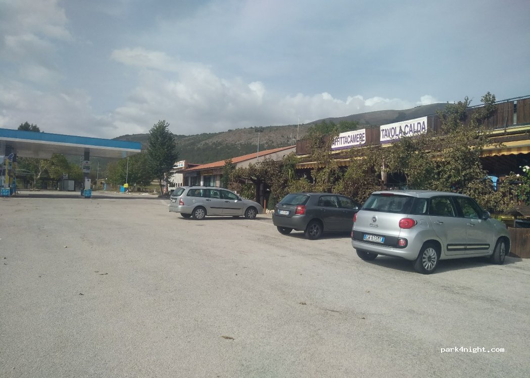 (67020) Castelnuovo - Strada Statale 17 — foto