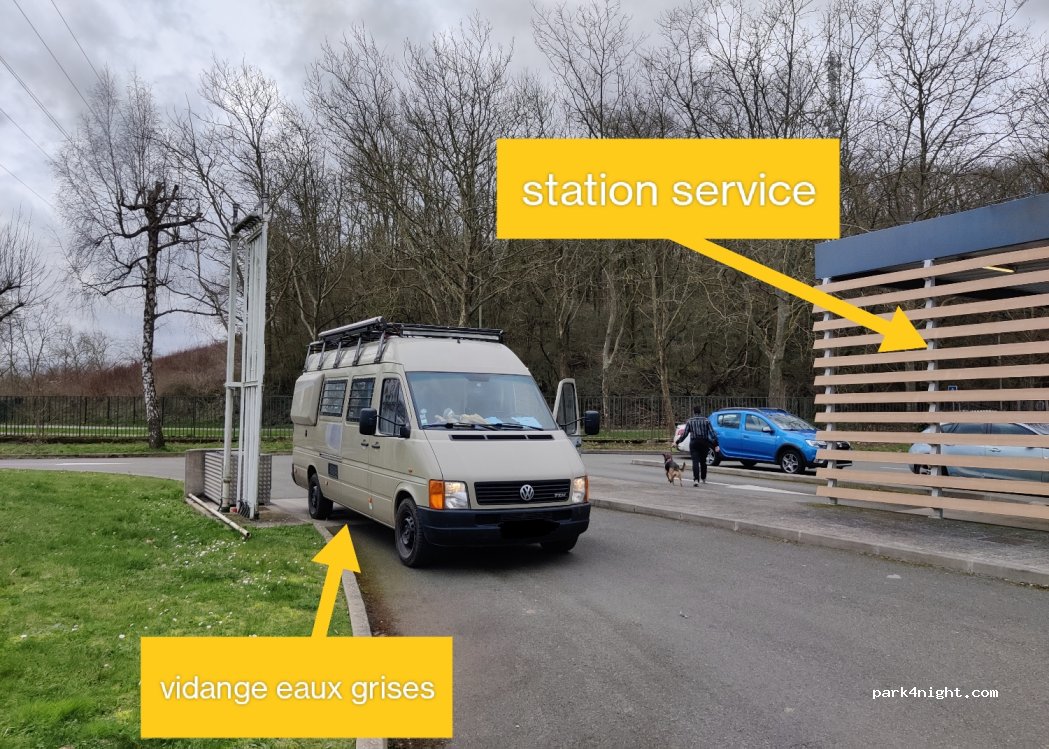 (78190) Trappes - 1 Avenue le Verrier — foto