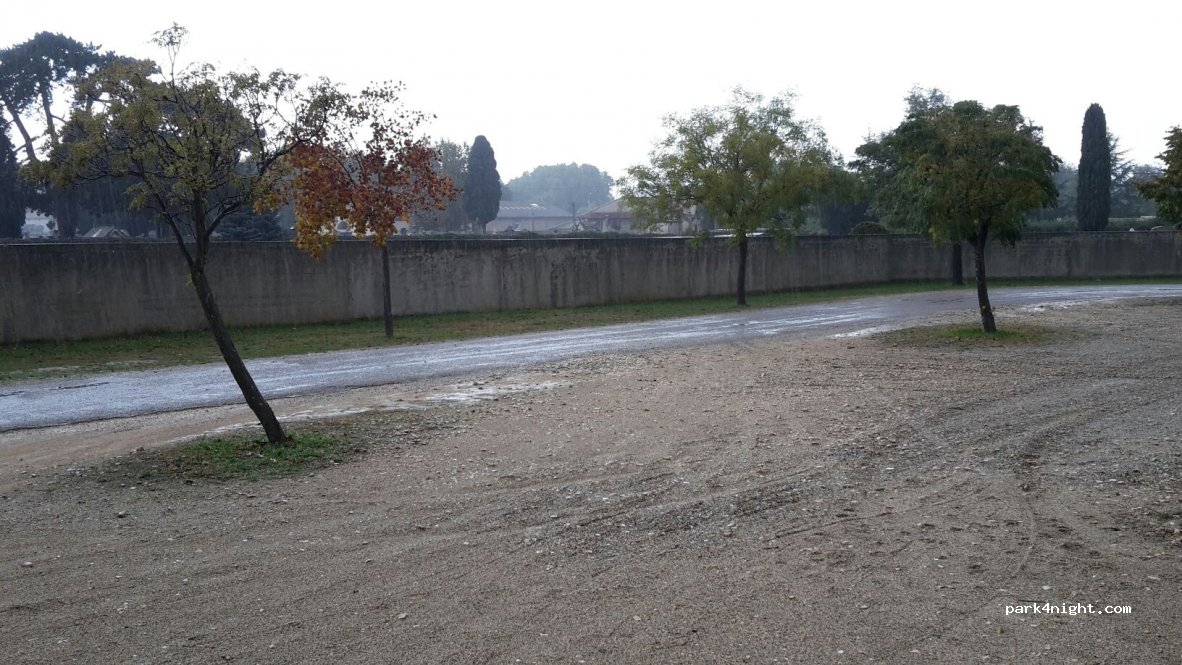 (30200) Bagnols-sur-Cèze - 376-450 Rue Léon Fontaine — foto 2