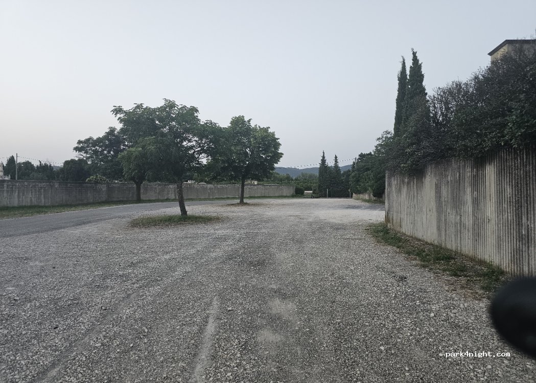 (30200) Bagnols-sur-Cèze - 376-450 Rue Léon Fontaine — foto 4