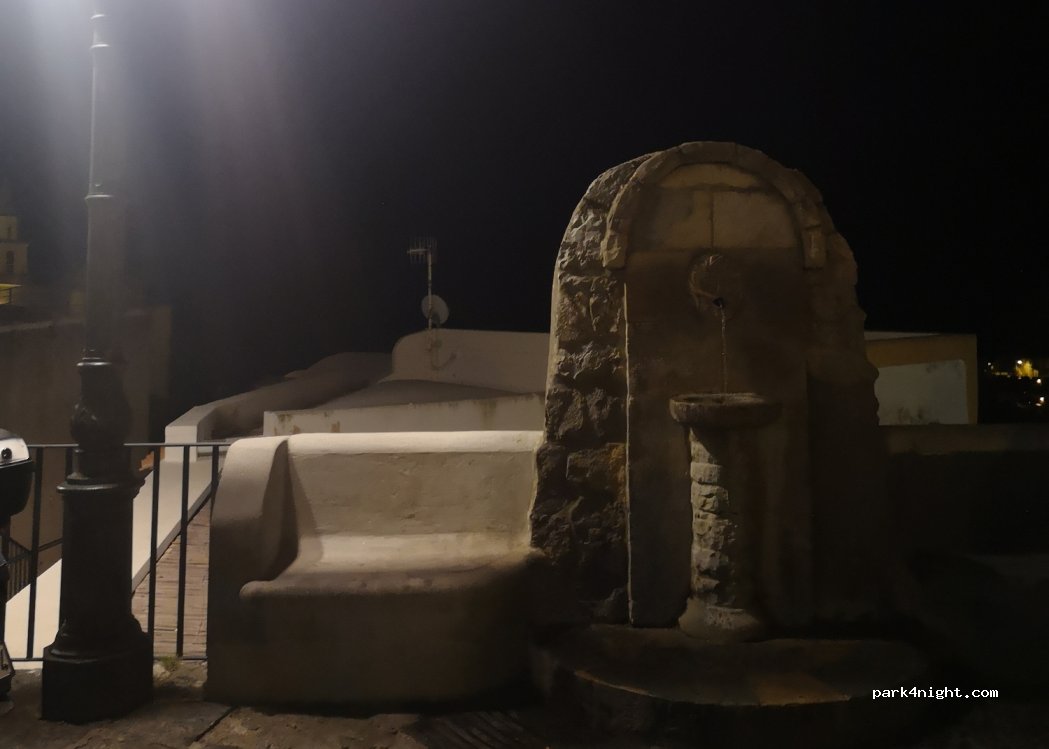 (84011) Amalfi - 2 Via Porta Ospedale — foto