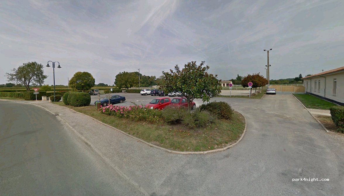 (33710) Bayon sur Gironde - Parking Mairie — foto