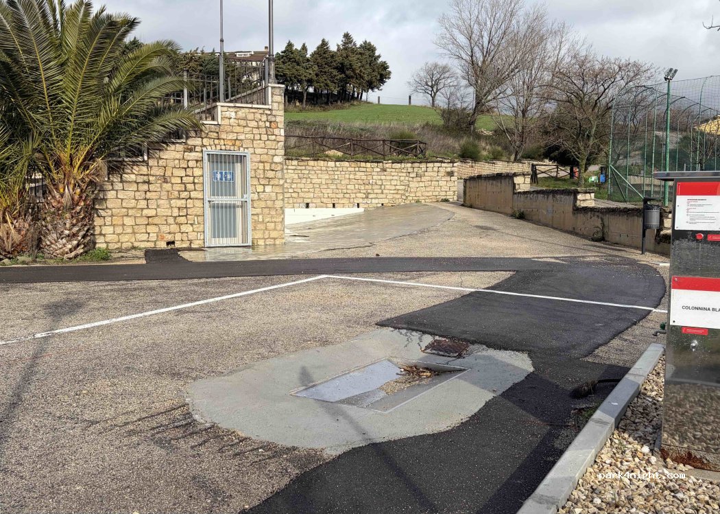 (71020) Castelluccio Valmaggiore - piazza libertà — foto 4