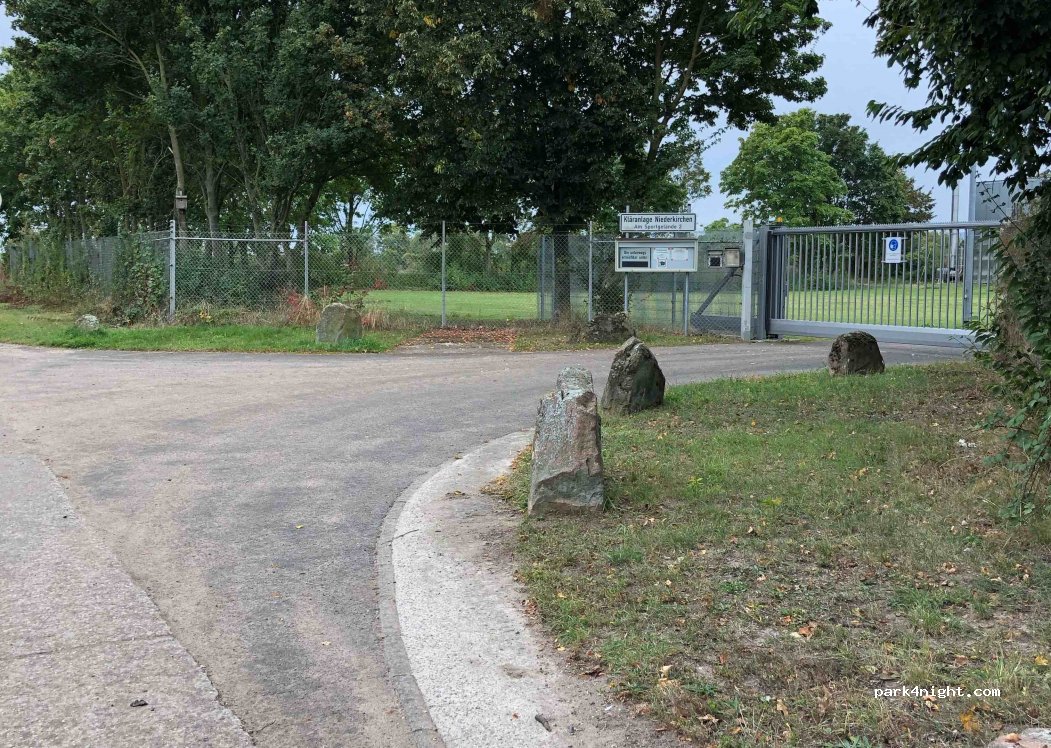 (67150) Niederkirchen bei Deidesheim - 2 Am Sportgelände — foto 3