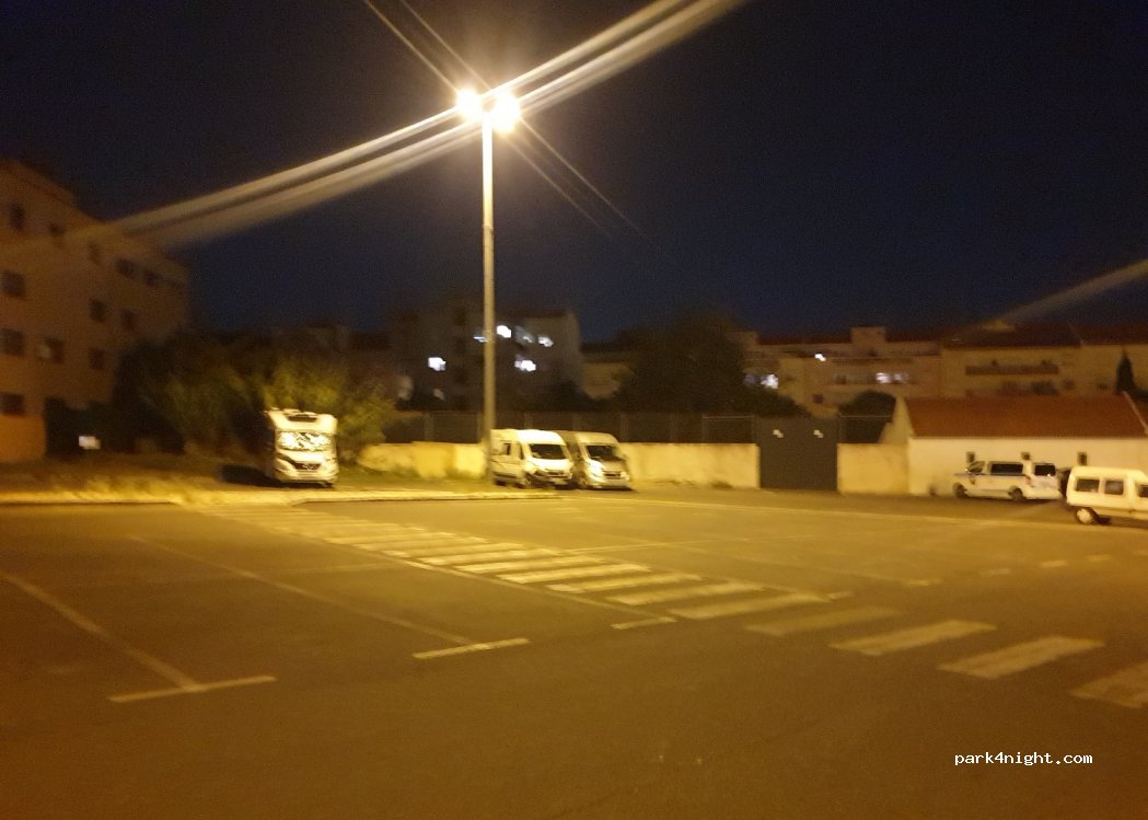 (1700-031) Lisboa - 15 Avenida Almirante Gago Coutinho — foto 3