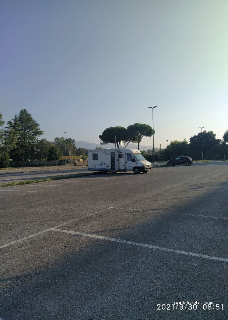 (55100) Lucca - 100 Via Arturo Marchi — foto