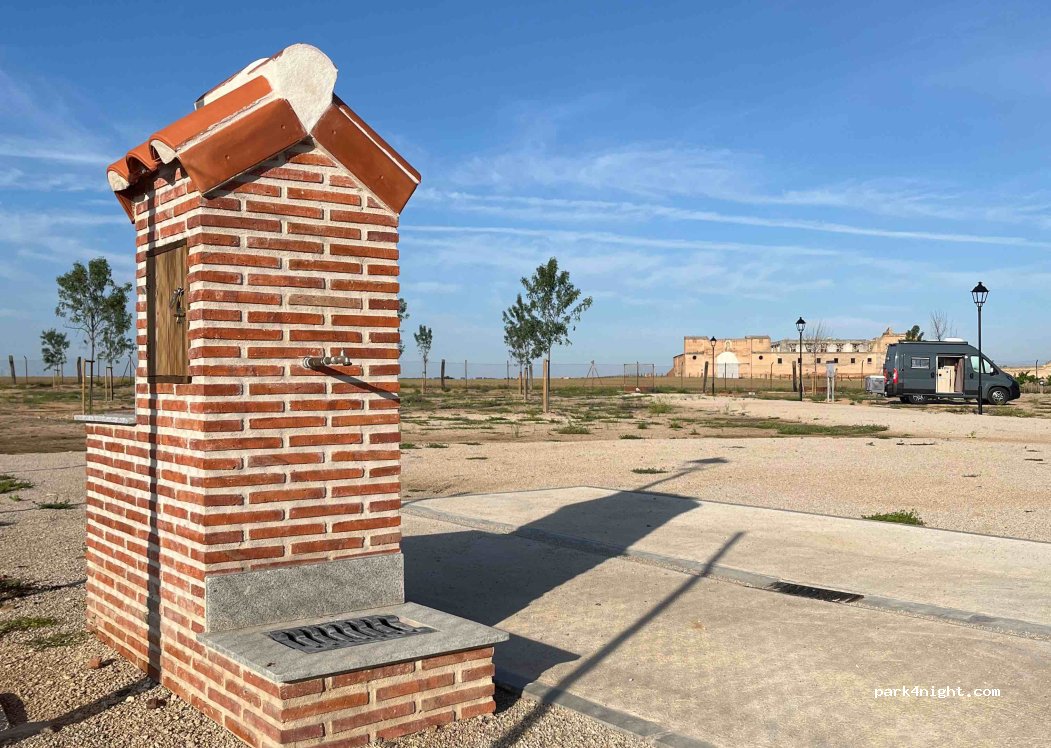 (05220) Madrigal de las Altas Torres - 26 Paseo de Fuera — foto 3