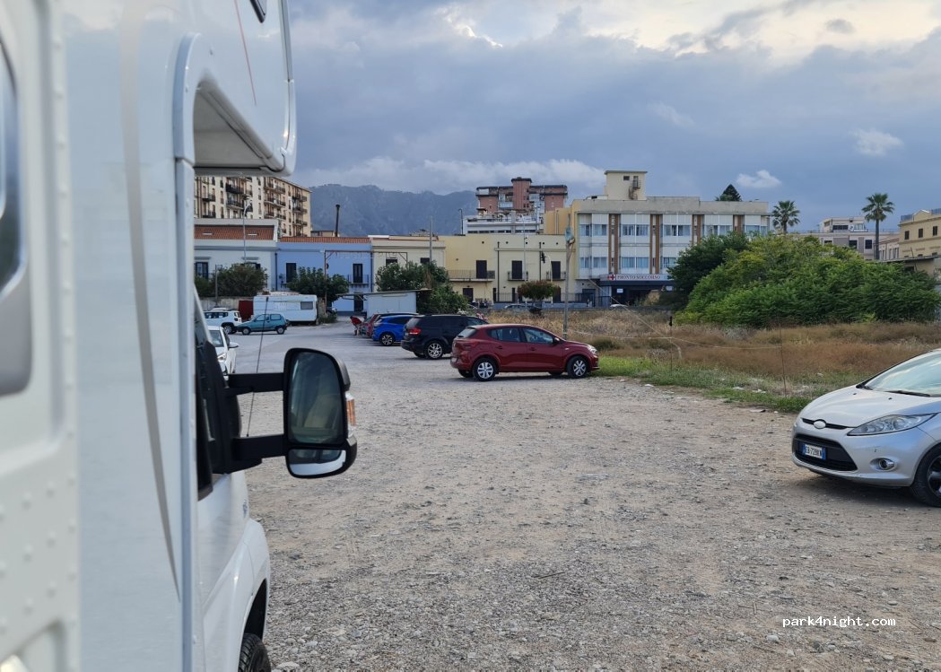 (90121) Palermo - 96 Via Messina Marine — foto