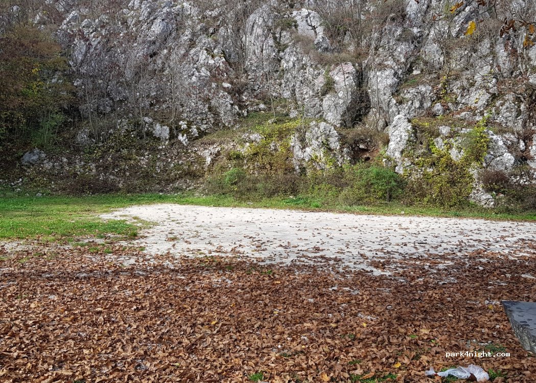 (PX5C+W3X) Podgradina - Unnamed road — foto 3