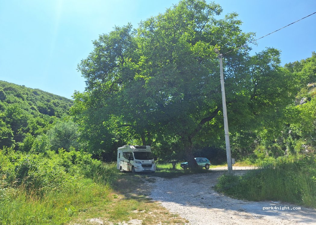 (PX5C+W3X) Podgradina - Unnamed road — foto 4