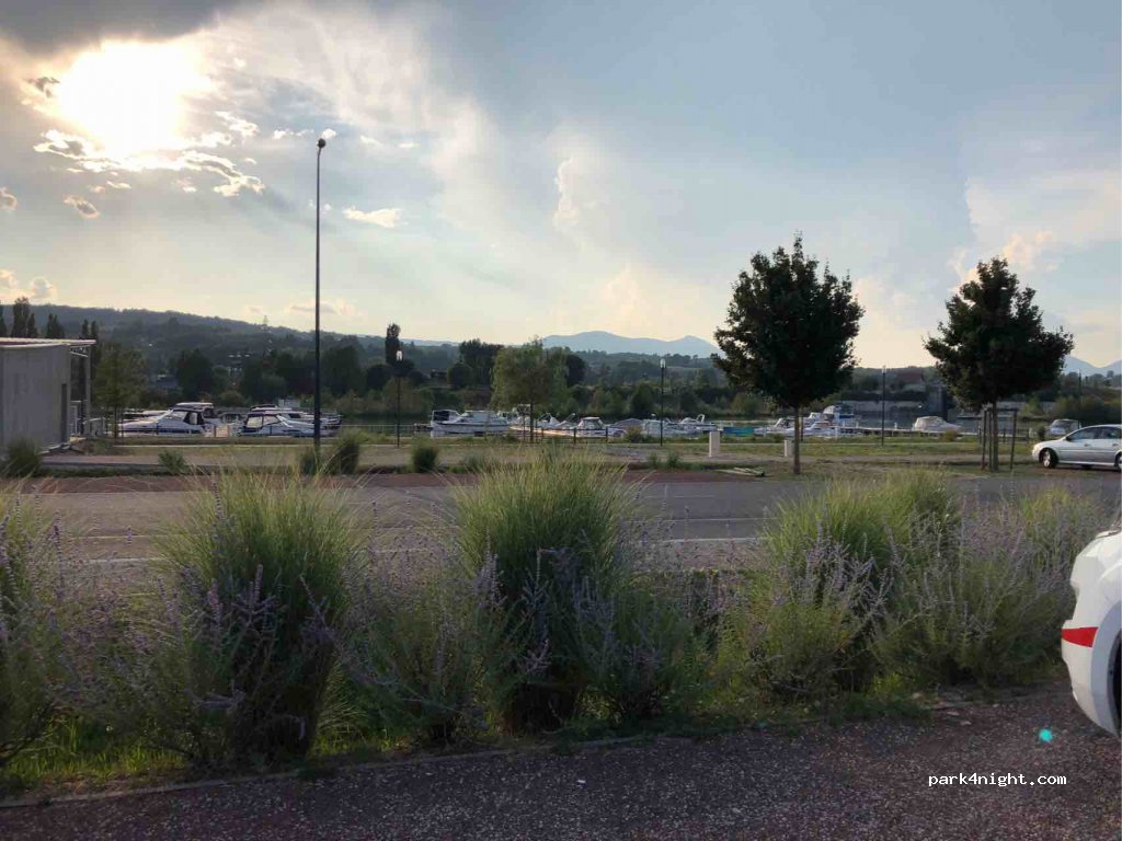 (01300) La Balme - Unnamed Road — foto