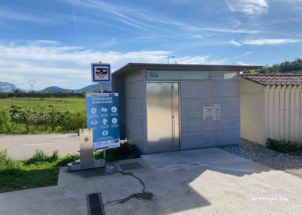 (01300) La Balme - Unnamed Road — foto 2