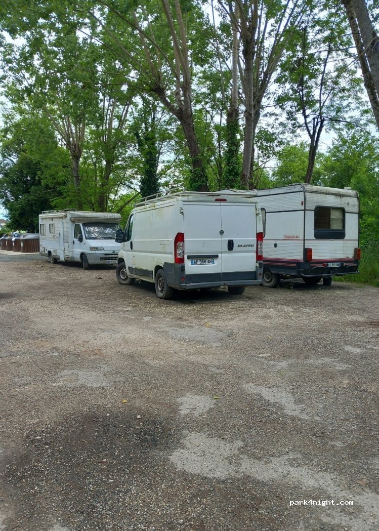 (47440) Casseneuil - Rue des Remparts Montfort — foto 3