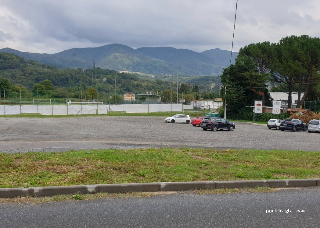 (54027) Pontremoli - 1 Piazzale Caduti di Superga — foto