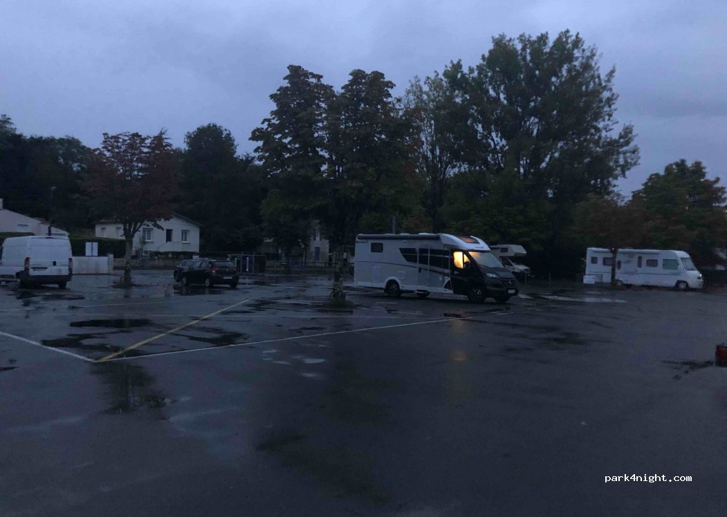 (17100) Saintes - 6 Rue de Courbiac — foto 3