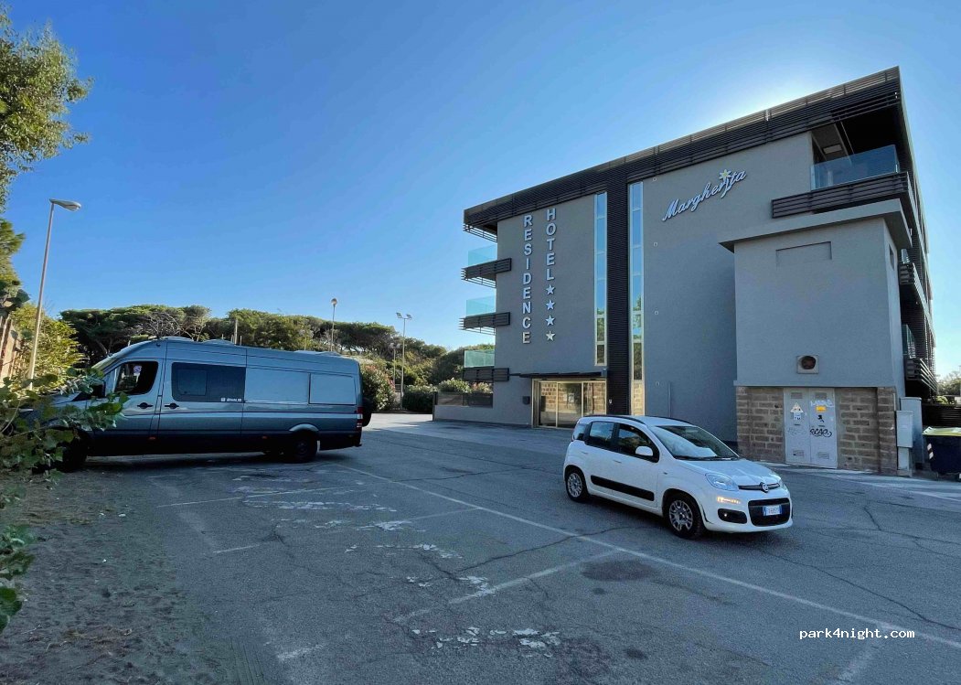 (01014) Montalto Marina - Largo Clitunno — foto 2