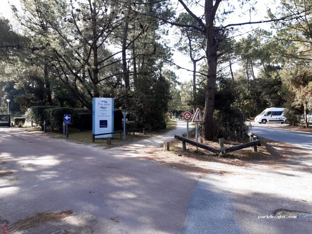 (17370) Saint-Trojan-les-Bains - 30 Avenue du Débarquement — foto 3