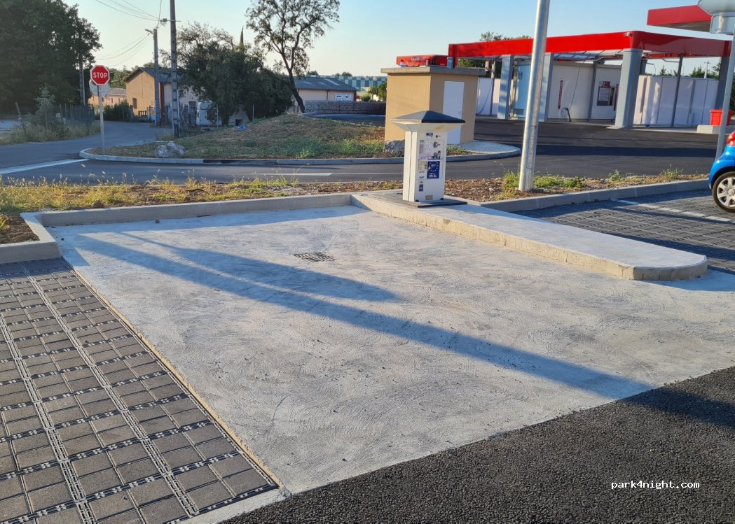Intermarché station-service Grignan — foto