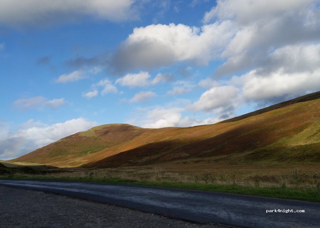 (EH45) Lyne - Unnamed Road — foto
