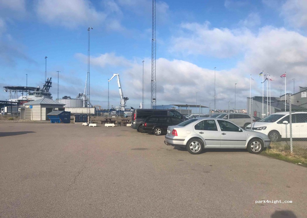 (371 65) Lyckeby - 101 Verkövägen — foto 4