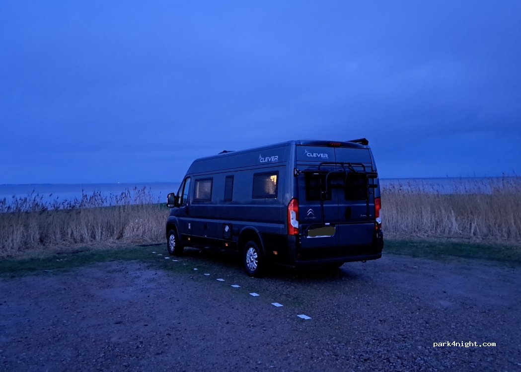 Wohnmobilstellplatz Neuharlingersiel — foto 2