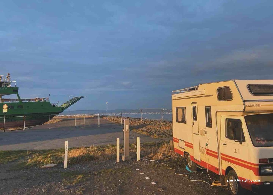 Wohnmobilstellplatz Neuharlingersiel — foto 4