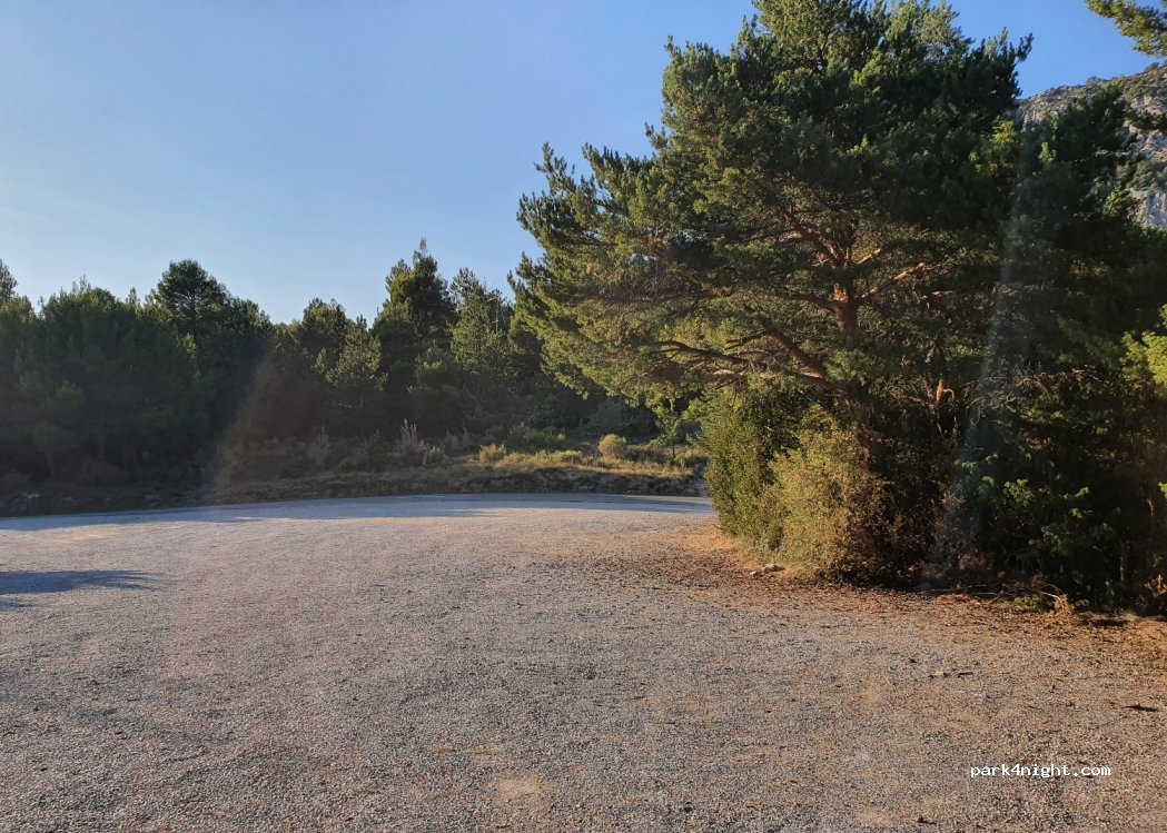 (04360) Moustiers-Sainte-Marie - Route de Castellane — foto