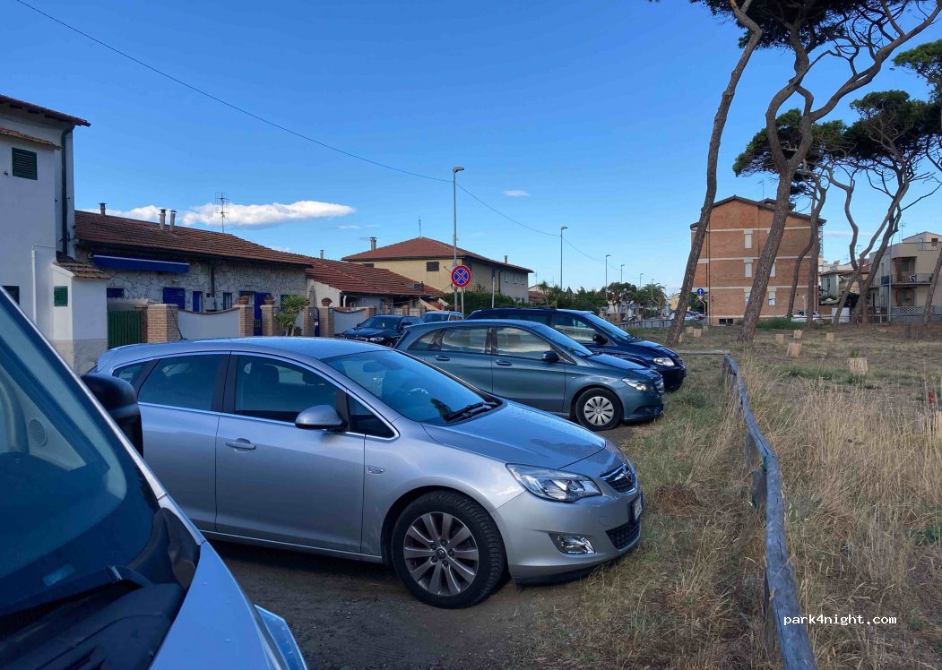 (58022) Follonica - 45 Via Spiaggia di Levante — foto