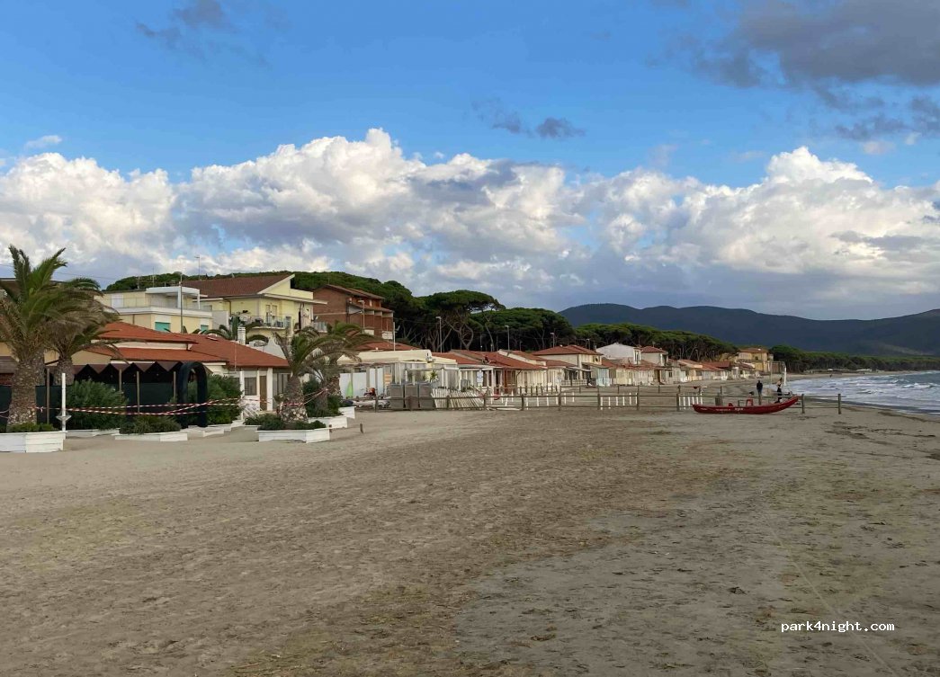 (58022) Follonica - 45 Via Spiaggia di Levante — foto 2