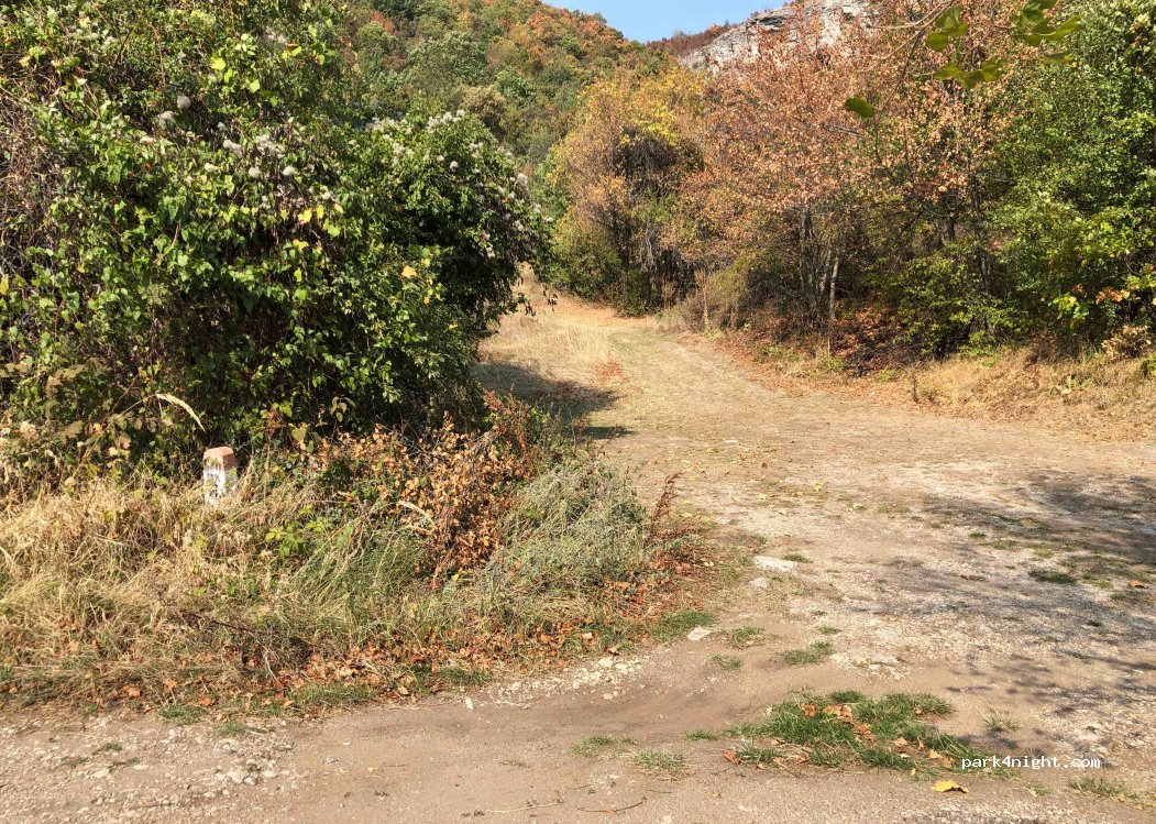 (3940) Oreshets - Unnamed Road — foto