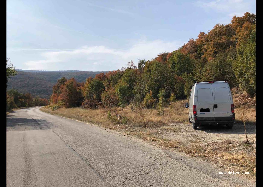 (3940) Oreshets - Unnamed Road — foto