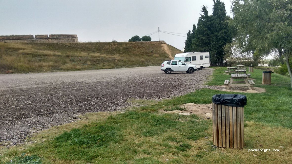 (17600) Figueres - Pujada del Castell — foto 3