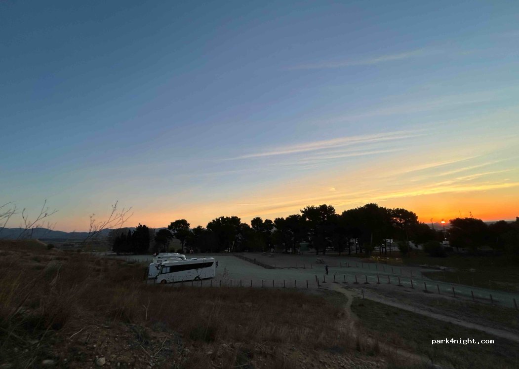(17600) Figueres - Pujada del Castell — foto 4