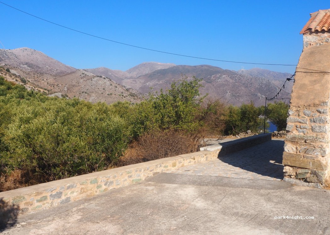 (230 71) Spira - Unnamed Road — foto