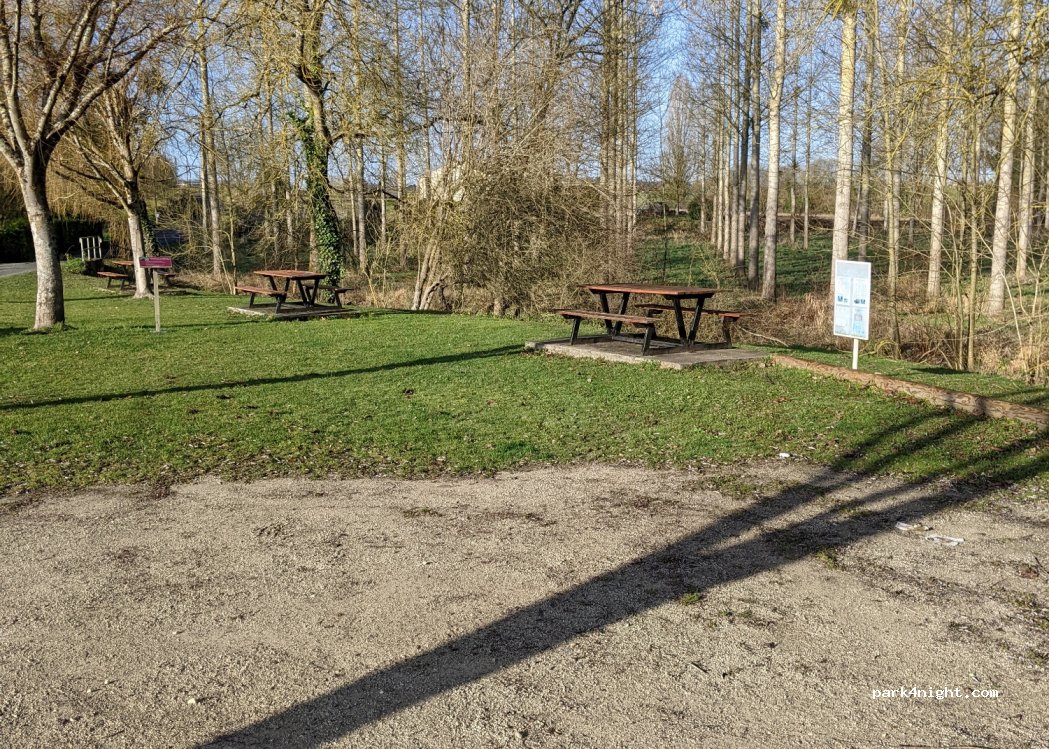 (16300) Salles-de-Barbezieux - Le Bourg — foto 2