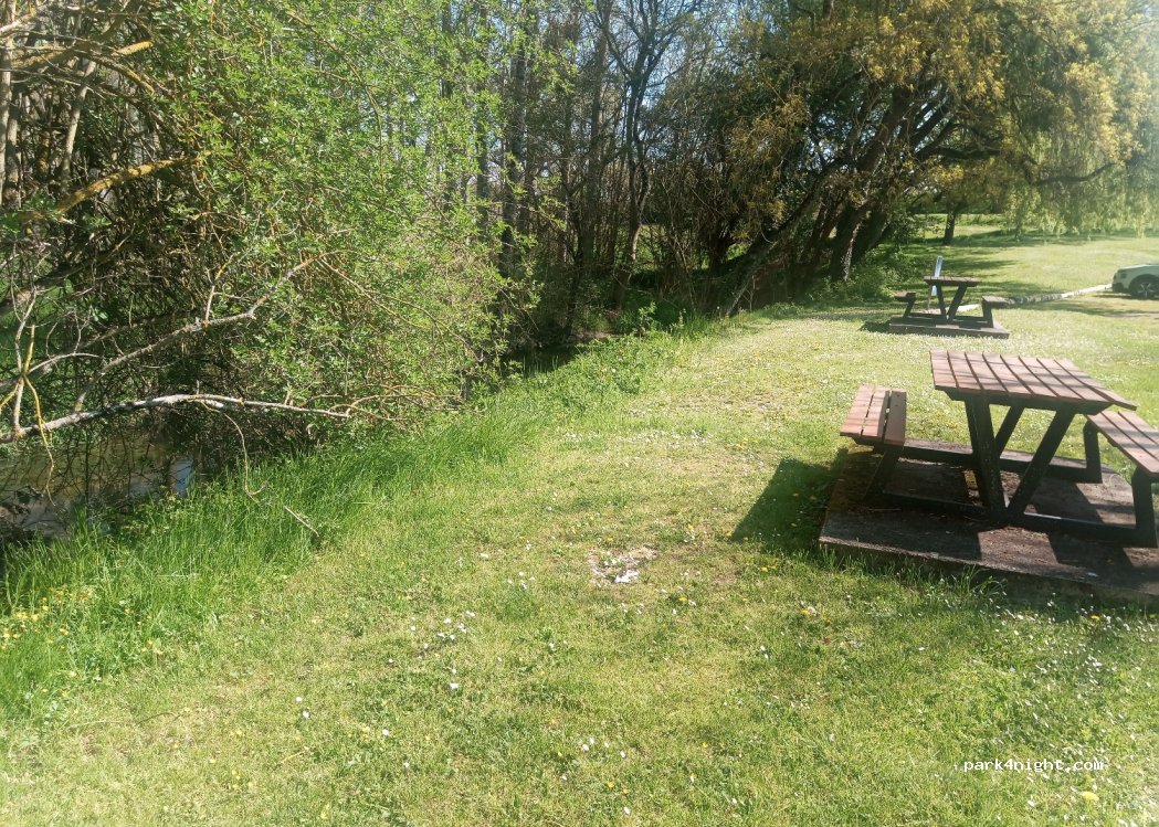 (16300) Salles-de-Barbezieux - Le Bourg — foto 3