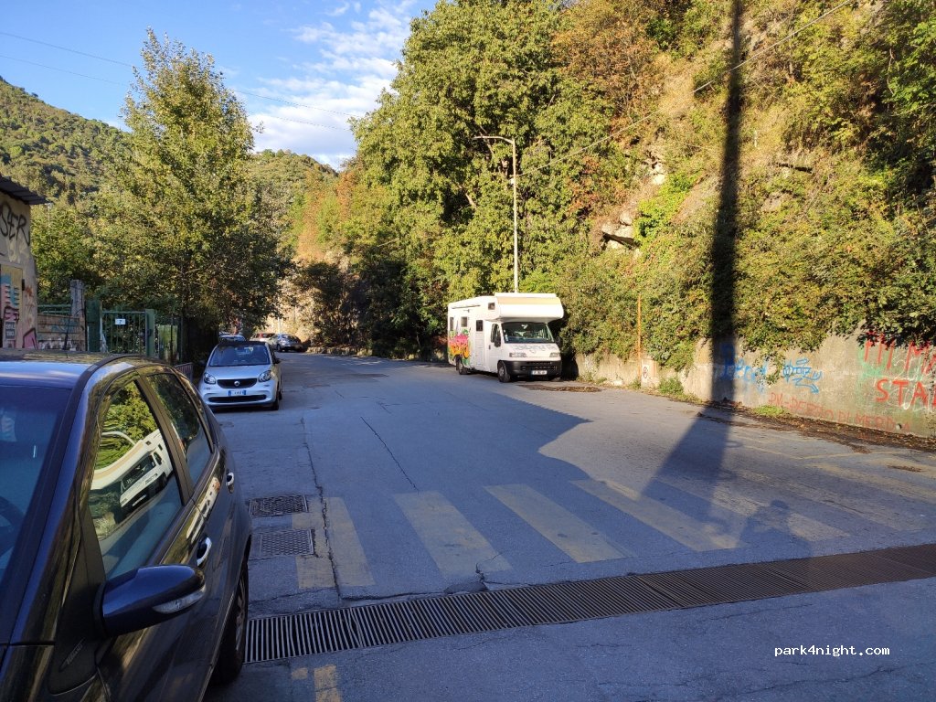 (16127) Genova - 2b Via Bartolomeo Bianco — foto