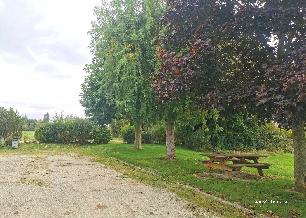(10500) Maizières-lès-Brienne - 8-12 Rue de l'Église — foto 2