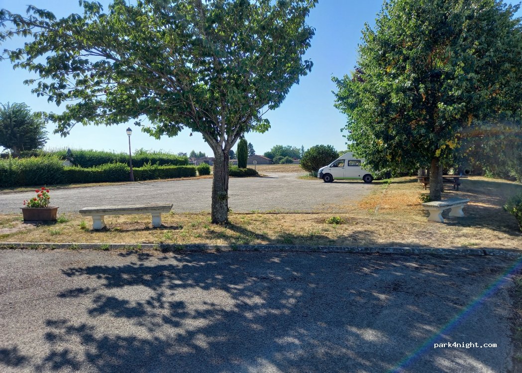 (10500) Maizières-lès-Brienne - 8-12 Rue de l'Église — foto 4