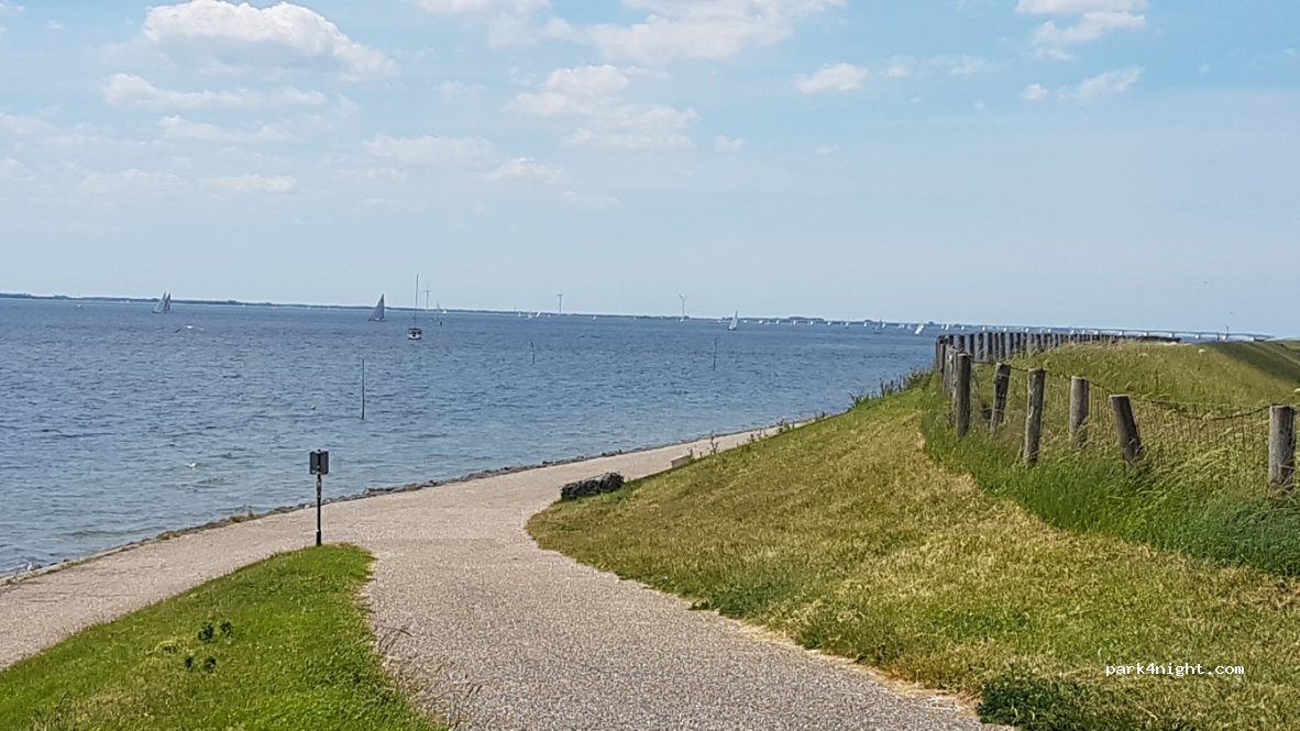 () Ouwerkerk - 3 Weg van de Buitenlandse Pers — foto